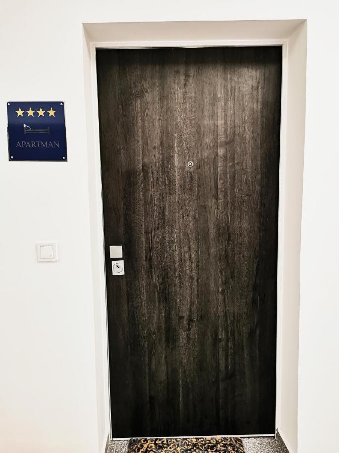 Apartman Angel Osijek Bagian luar foto